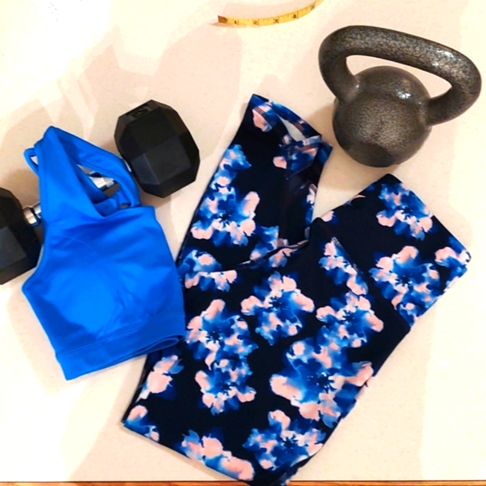 Old Navy Blue Floral Leggings and Bra Workout Set